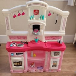 Kichen Toys /toy In Great Condition. With 20 Accessories Genly Used 