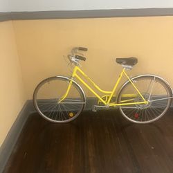 Vintage Schwinn Yellow Bike 1960’s MCM Mid Century Mod Bicycle 
