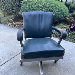 Green Shop Rolling Desk Chair