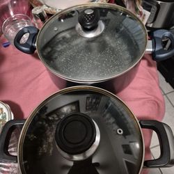 Cooking pots, good condition.