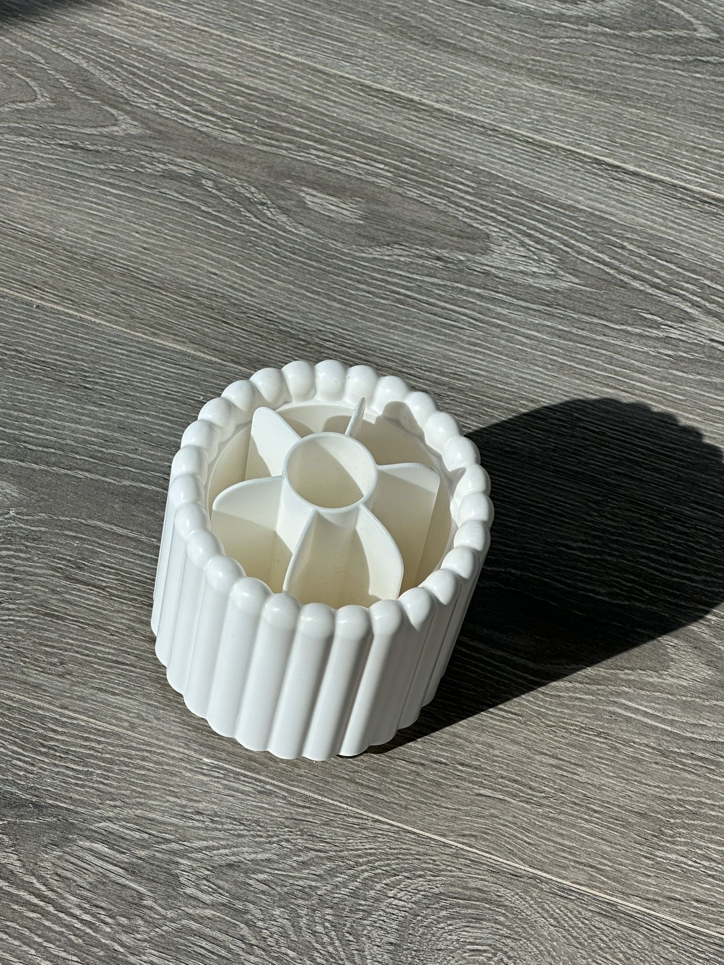 Makeup brush organiser