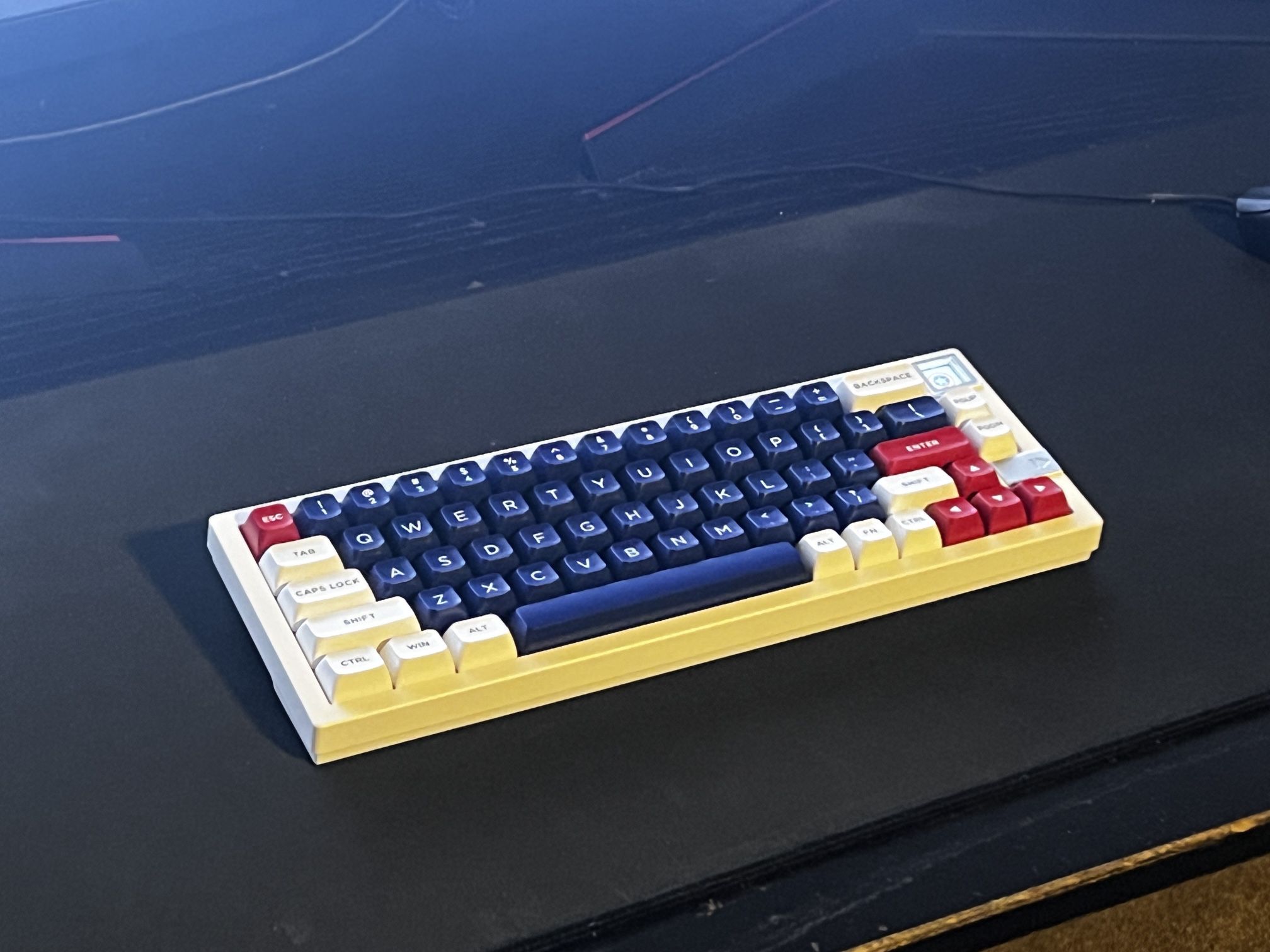 Captain America Themed Wireless Mechanical Keyboard