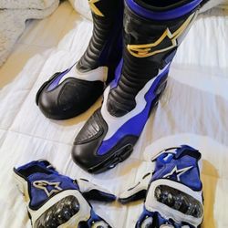 Pre-owned**Alpinestars Motorcycle Racing Gear**BOOTS* size US 9.5/EUR 44 & **GLOVES** size Large  