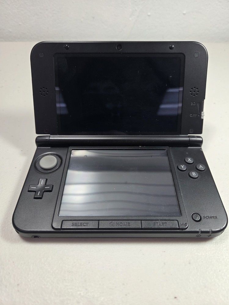 Nintendo 3DS XL Portable Gaming Console ~ Black
