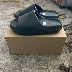 Yeezy Slides (Authentic)