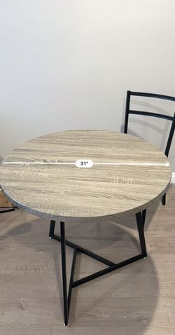 Round Dining Table And Chair