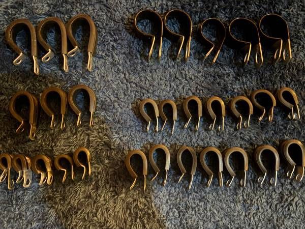 Rubber-Insulated Metal Clamps (30)