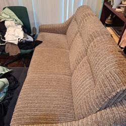 3 Seater Couch- Excellent Cndtn