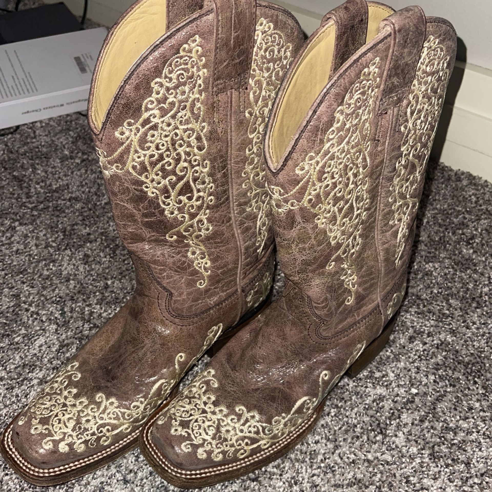 Woman's Corral Boots Size 7.5