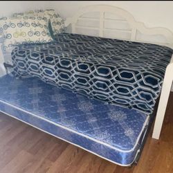 Solid wood twin beds day bed and trundle