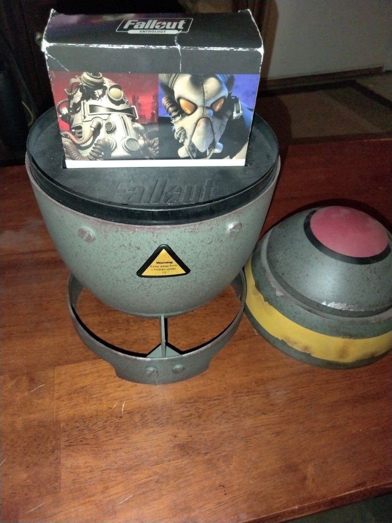 Fallout Mini Nuke Collectors PC Game Set