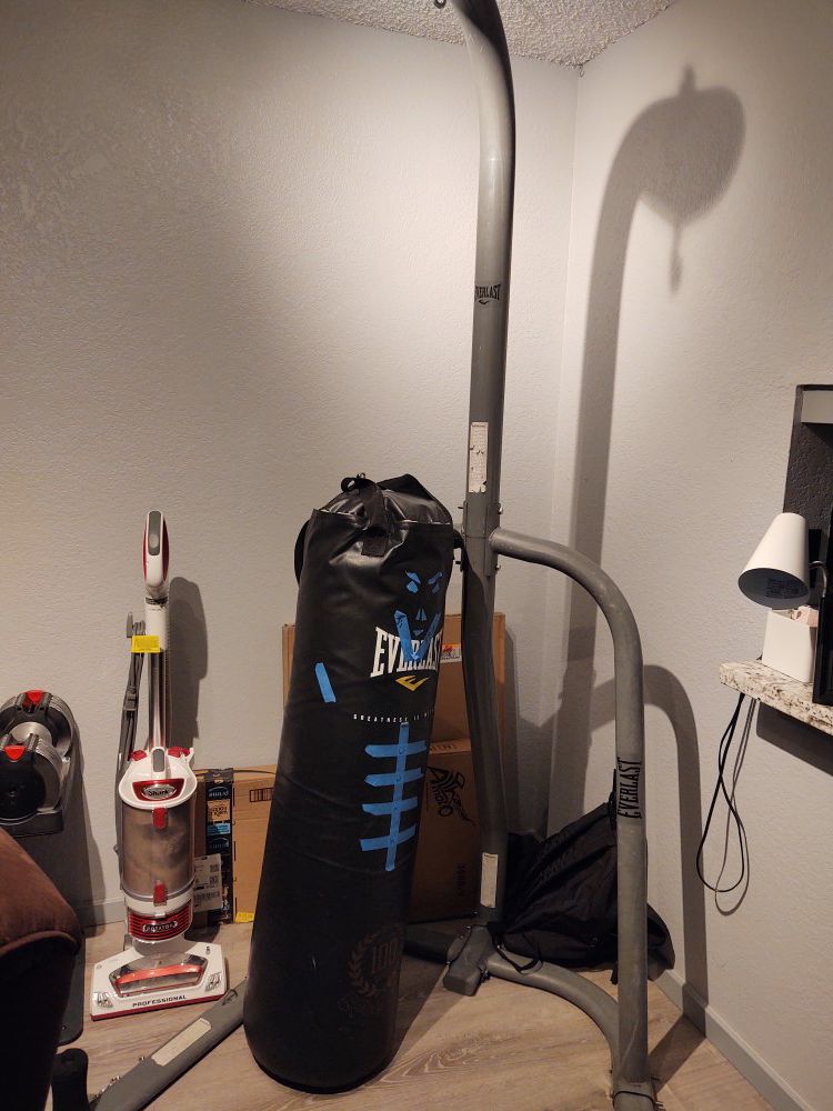Heavy bag + stand