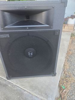 Toa 15" speaker