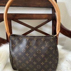 Authentic Lv looping mm bag 