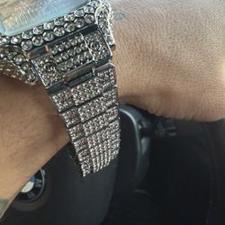 Cartier Watch No Need To Explain. 