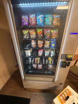 Automatic Products Snackshop 113 Commercial Snack Vending Machine