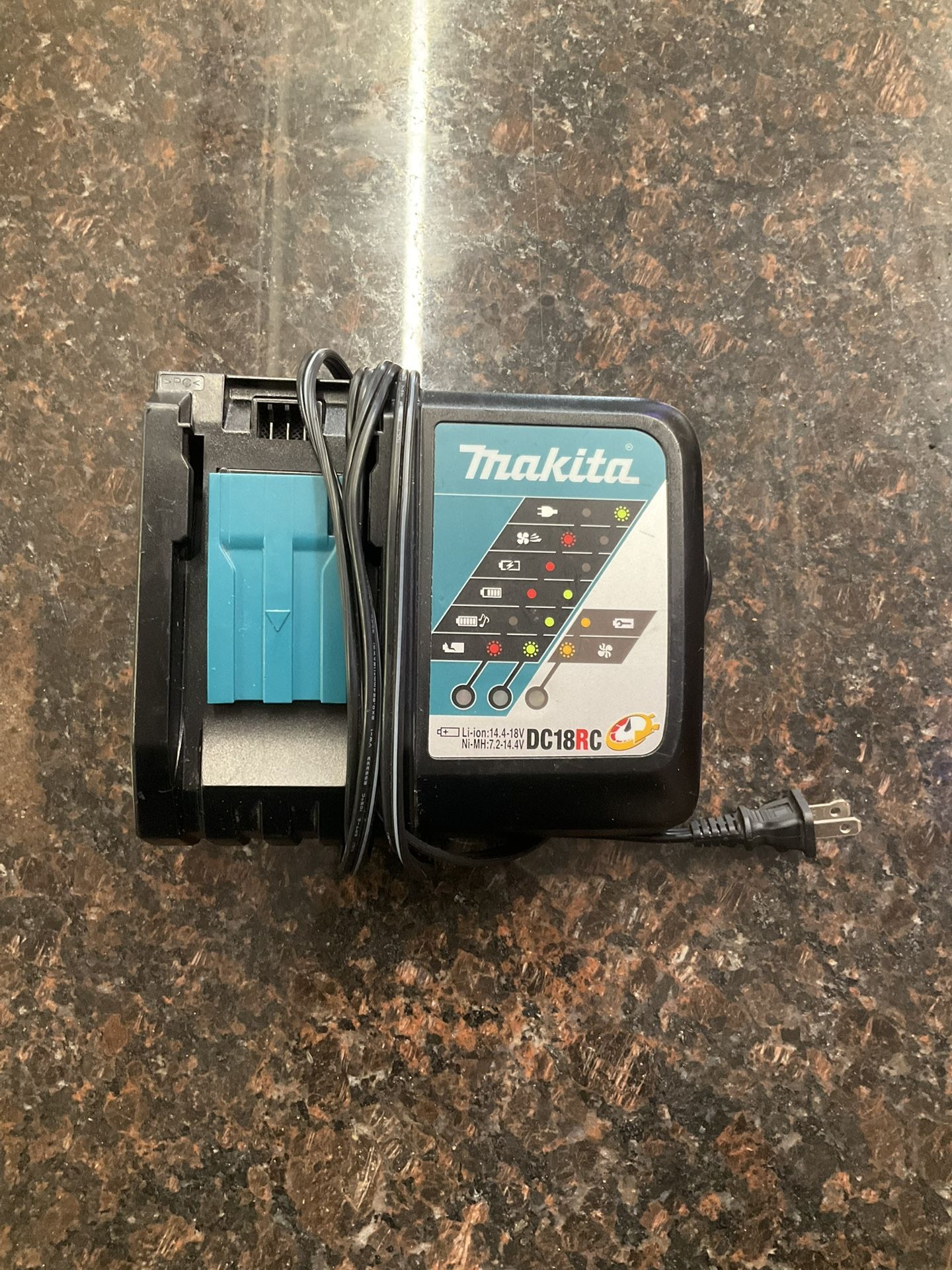 Makita Fast Charger