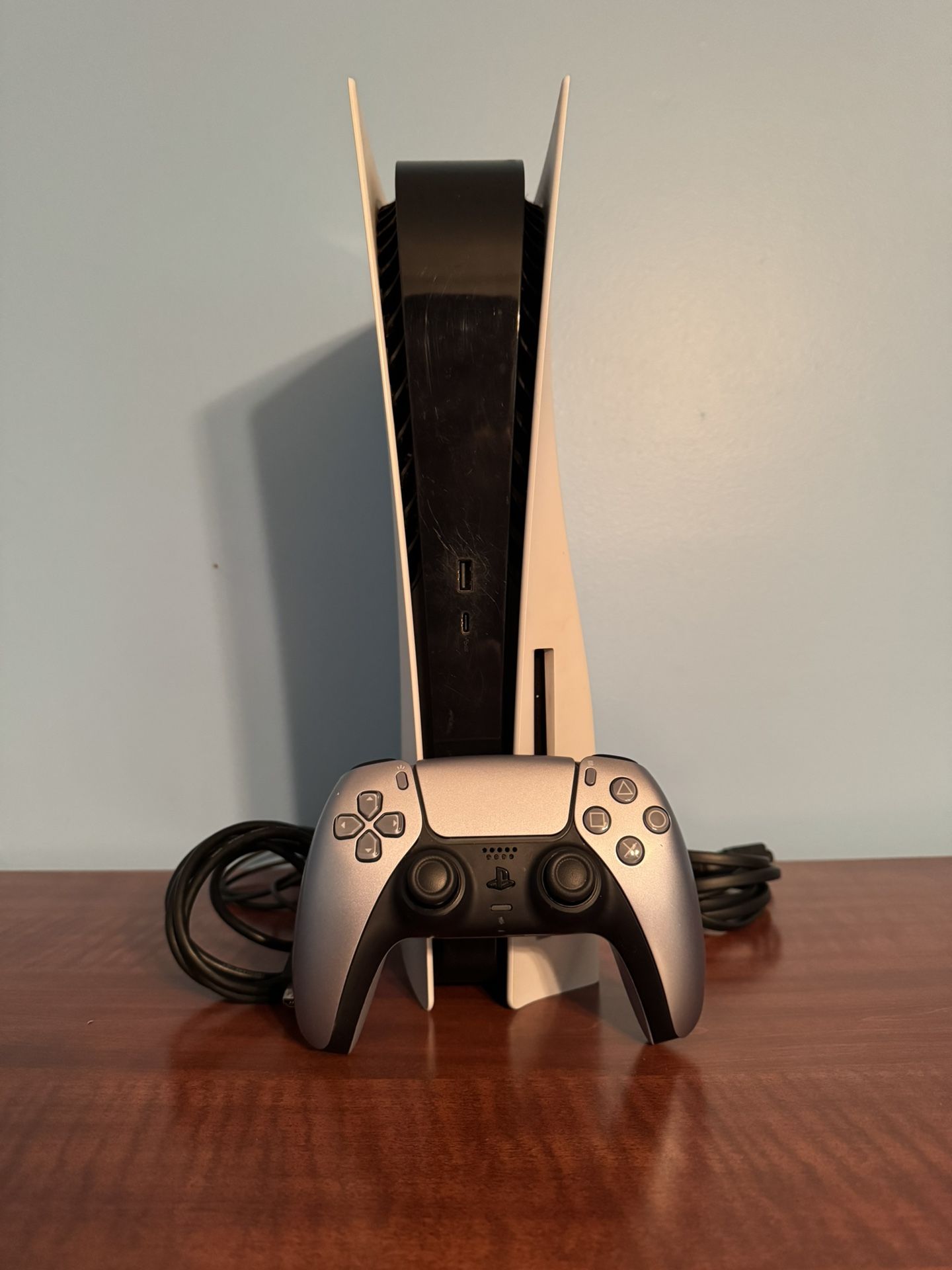 PlayStation 5 (PS5) Disc Edition w/ Controller — Great Condition 