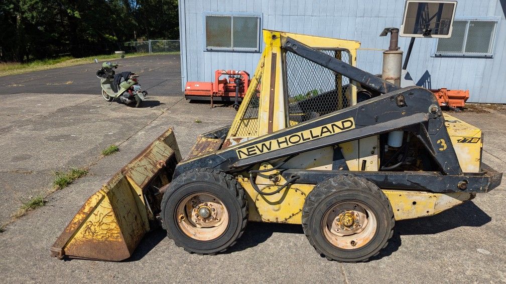 New Holland Skid Steer Loader