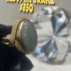 22k Ring Size 6 11.7 Grams Jade Stone