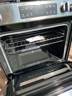 GE 5 burner gas range  (Brand New)