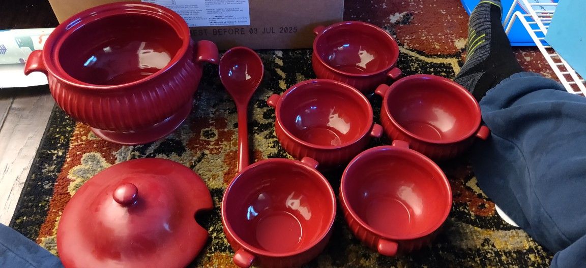 Harry And David Harry & David Happiness Delivered Ceramic Soup bowl Red 2010