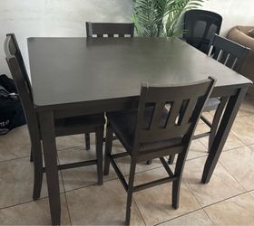 Table with 4 chairs