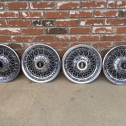 Oldsmobile Cutlass Supreme Chrome Hubcaps