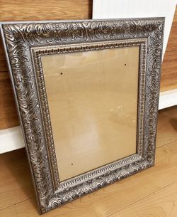 🌿 Beautiful ornate vintage/antique style silver frame