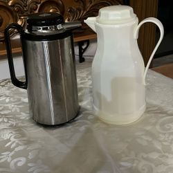2 THERMAL CARAFES