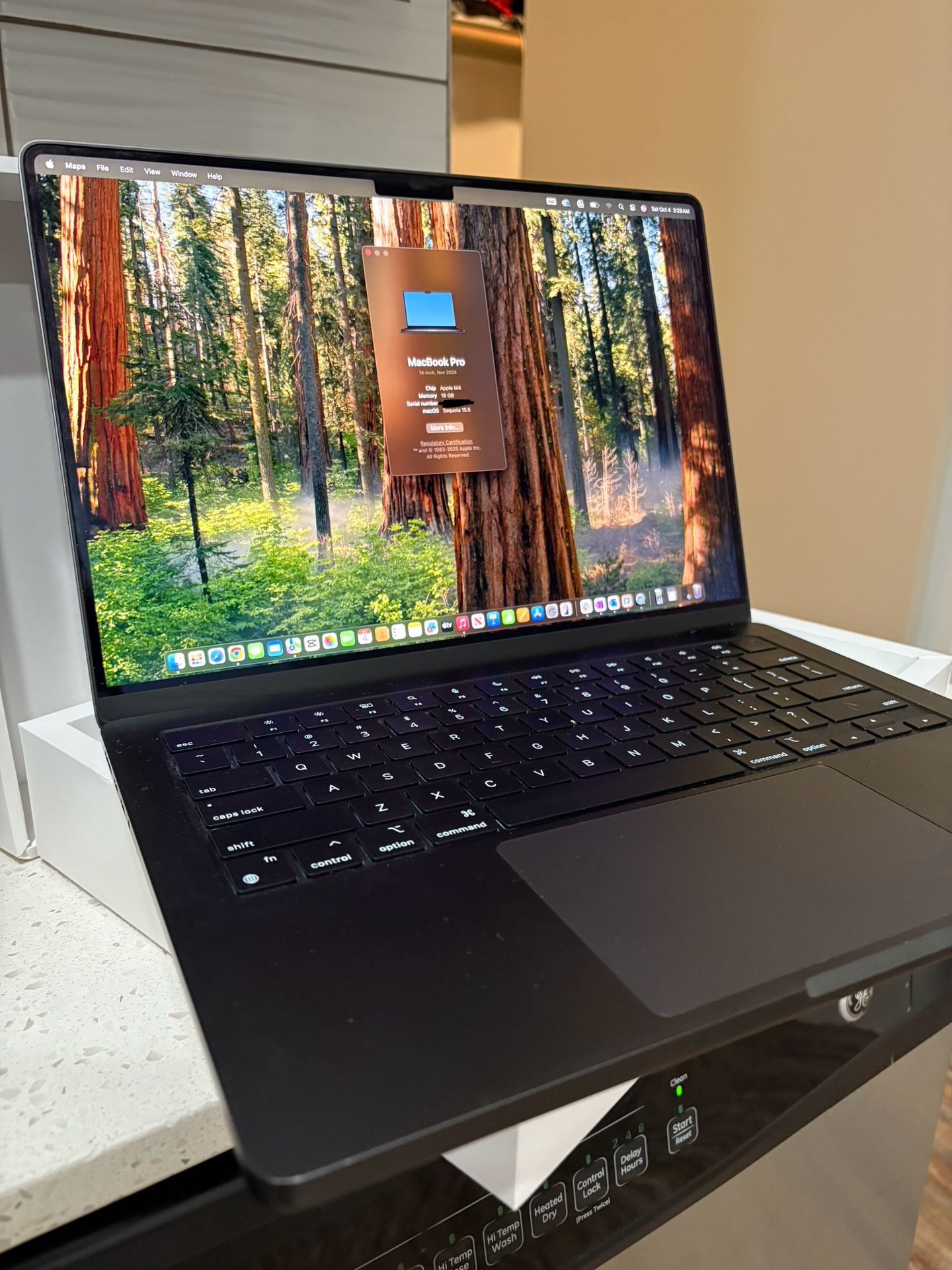 2025 Apple MacBook Pro 14” M4 16GB Ram 512SSD