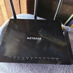 Netgear AC1750 Smart WiFi Router R6400v2