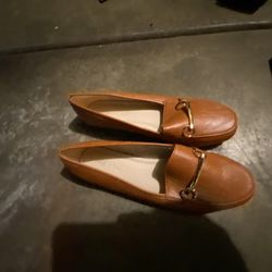 Brown Size 6 Woman’s Flats ? 