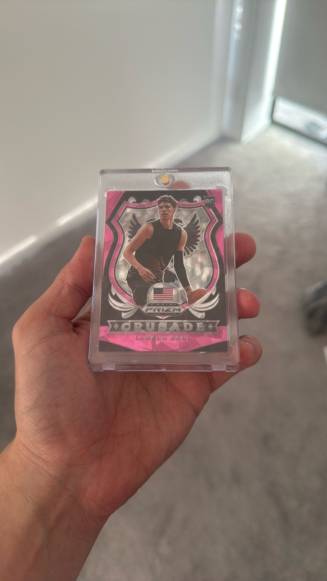 LAMELO BALL ROOKIE PINK SAPPHIRE REFRACTOR HOLO HORNETS
