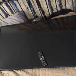 Samsung 43" Class RU7100 Smart 4K UHD TV