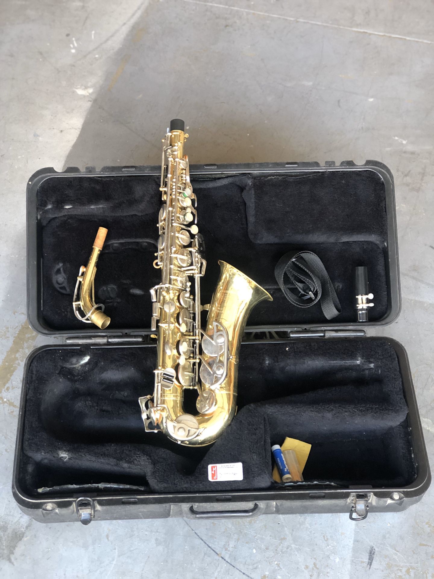 Selmer Bundy II Alto Saxophone and case