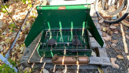 Vintage Coleman camp stove 413E