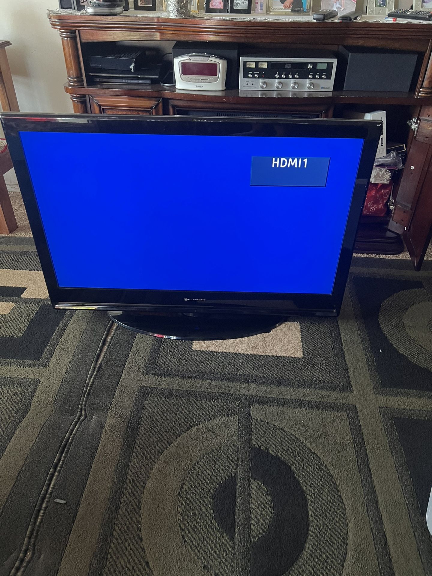 Element Tv 42 Inch Not Smart Works Perfect Comes With Controller