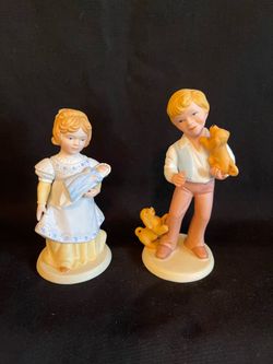 Collectible Avon 1981 Best Friends and A Mother's Love Porcelain Figurines Pair