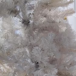 Nice Christmas Tree With Light 6 Ft