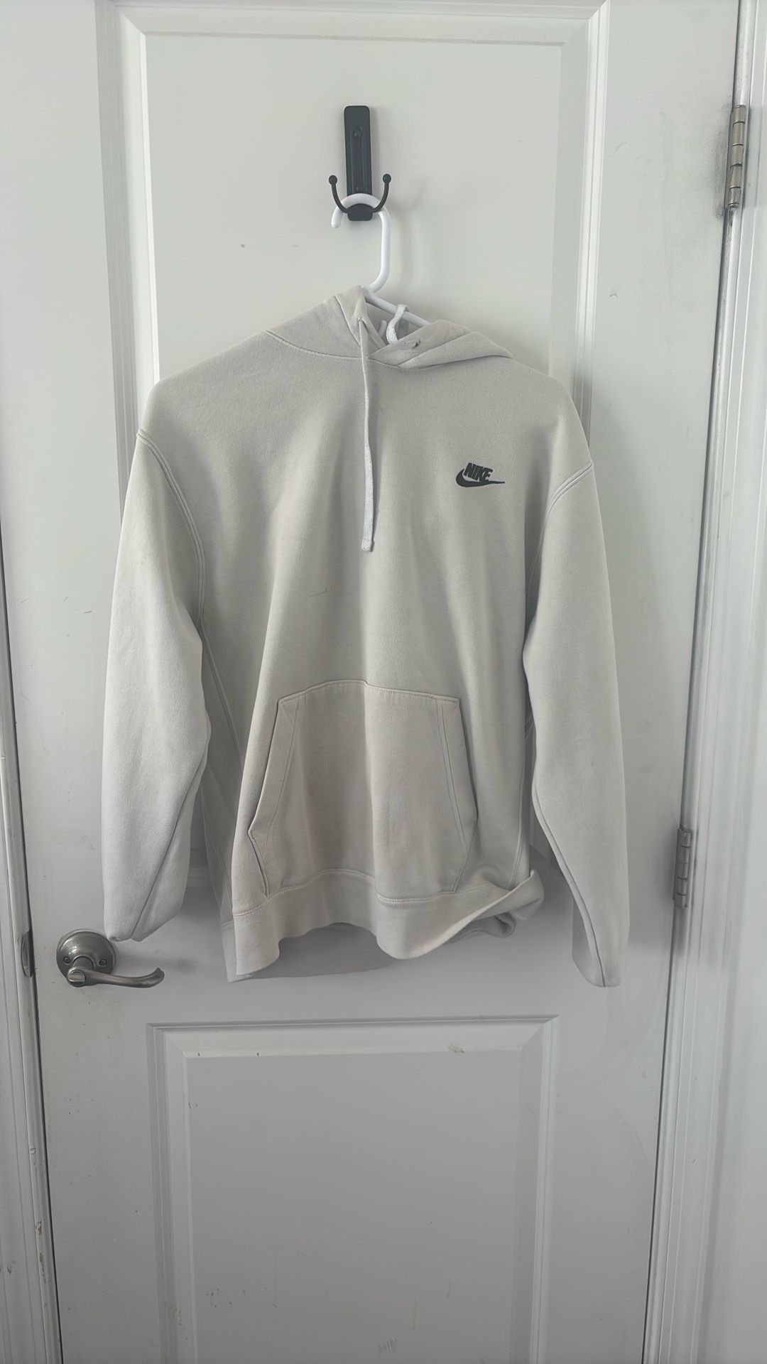 ALL WHITE NIKE HOODIE