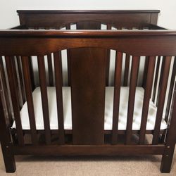 DaVinci Annabelle Convertible Mini Crib in Espresso
