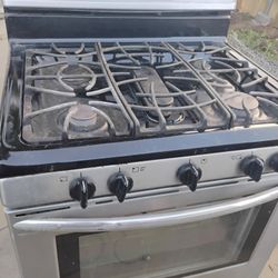 Frigidaire 5 Burner Stainless Steel Gas Stove