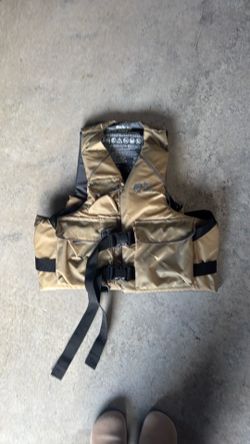 Bass Pro Large Lifejacket