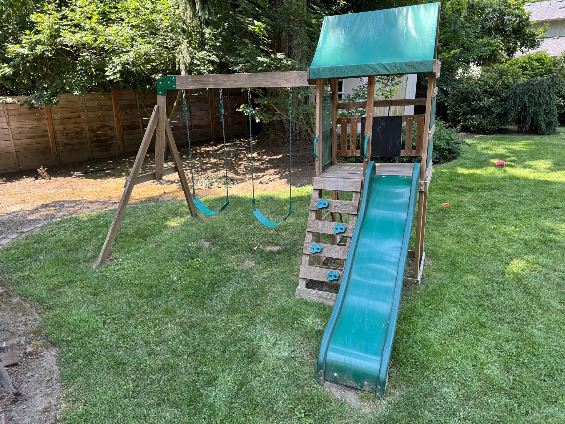Outdoor Swing Set Play Structure