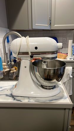 White KitchenAid Stand Mixer