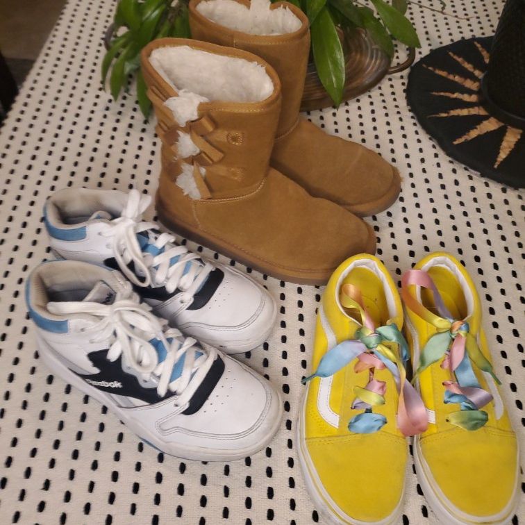 ALL THREE for $22! BEST DEAL! Girls size 3