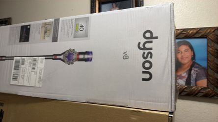 Dyson v8 new