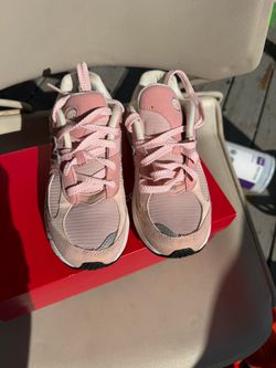 New Balance 2002R Pink/Sea Salt Sneakers – girl’s size 2 – like new