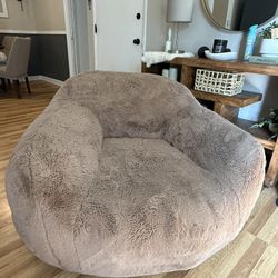 Super COMFY Plush Chair 
